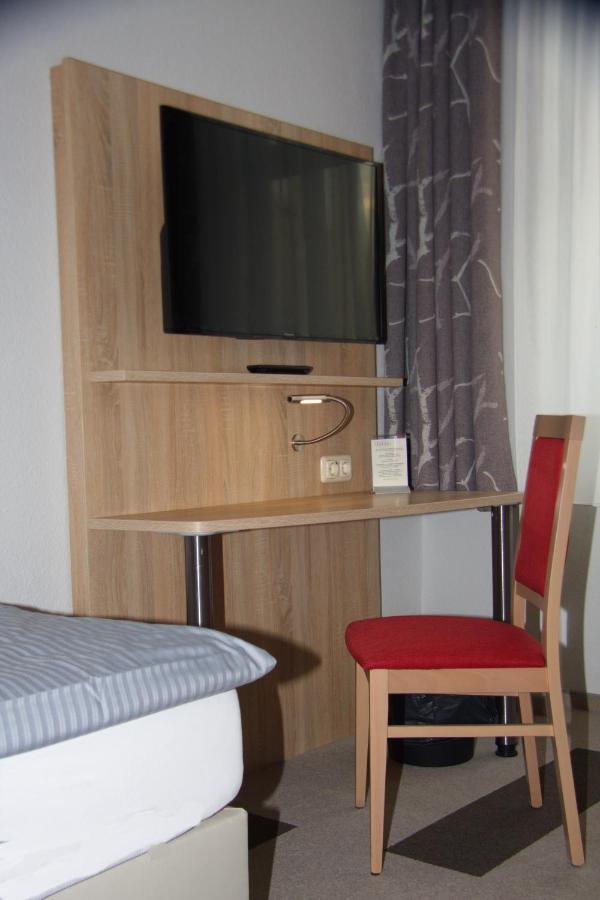 Stichwehs Hotel Am Bahnhof Elze Екстер'єр фото