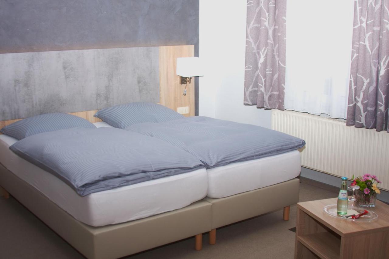 Stichwehs Hotel Am Bahnhof Elze Екстер'єр фото