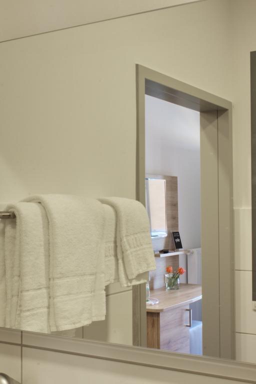 Stichwehs Hotel Am Bahnhof Elze Екстер'єр фото